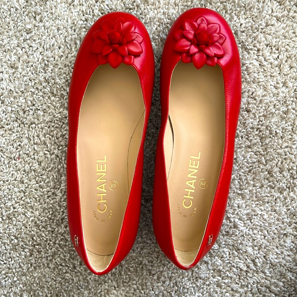 Brand new red ballerina Chanel flats